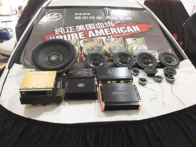 本田飞度升级原车音响案例