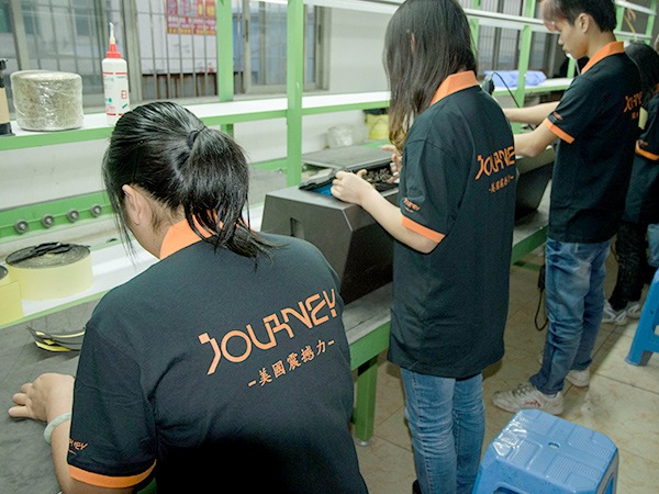 尚成科技基地生产场景